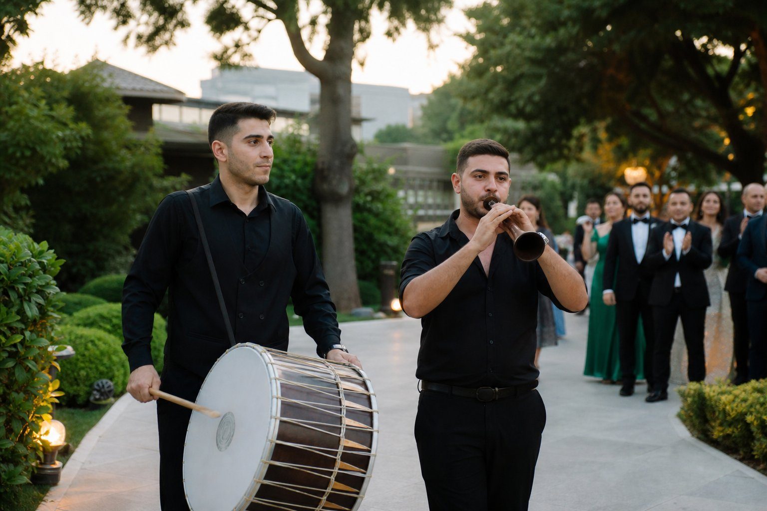 Foça Davul Zurna Kiralama Gelin alma ve düğün başlangıcı
